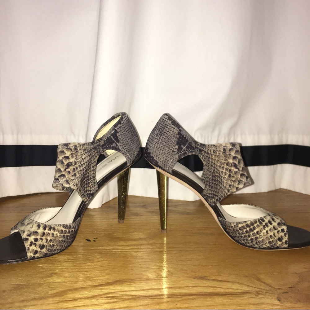 Leather With Elastic Beautiful Heels View 2
